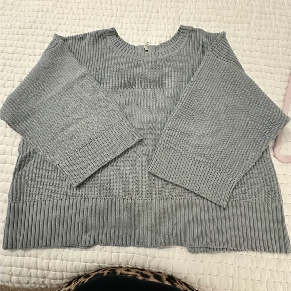 CAbi Women's Light blue/gray Knit Cardigan zip front or back style